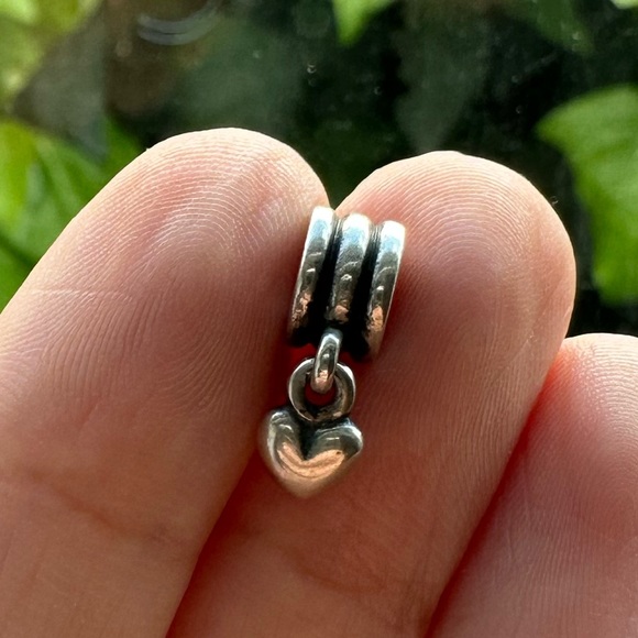 Dangling Heart Charm Pandora Silver - Picture 1 of 2